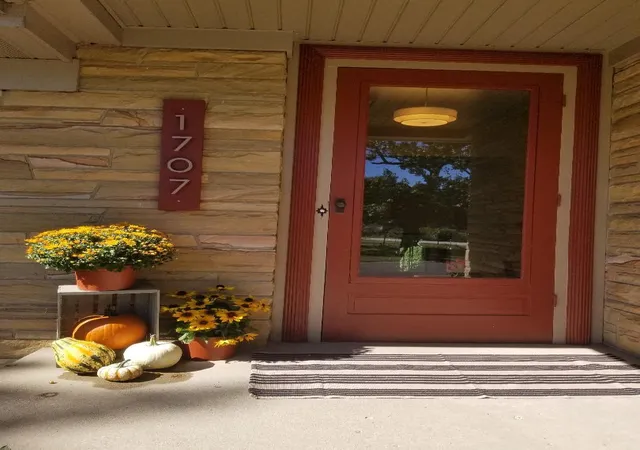 Photo 2 of Single family home for sale at 1707 Park Hvn Dr, Champaign, IL 61820 | MLS# 12772463 | Listing updated on 2026-10-06