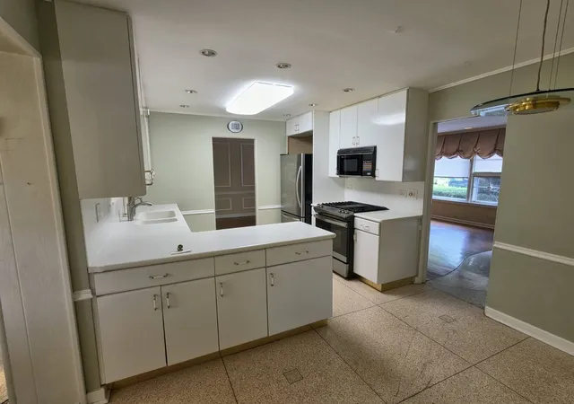 Photo 3 of Single family home for sale at 8634 Drake Ave, Skokie, IL 60076 | MLS# 12772485 | Listing updated on 2026-10-05