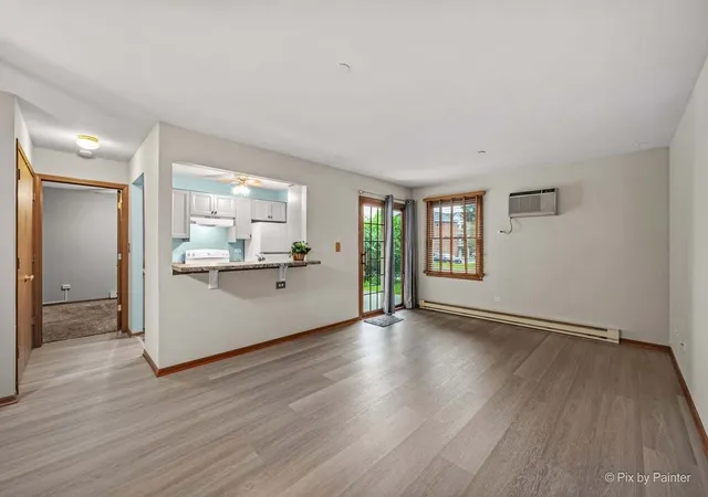 Listing Photo 3 - Condo for sale in building located at 1372 Cunat Ct, Lake In The Hills, IL 60156 - Unit #1D