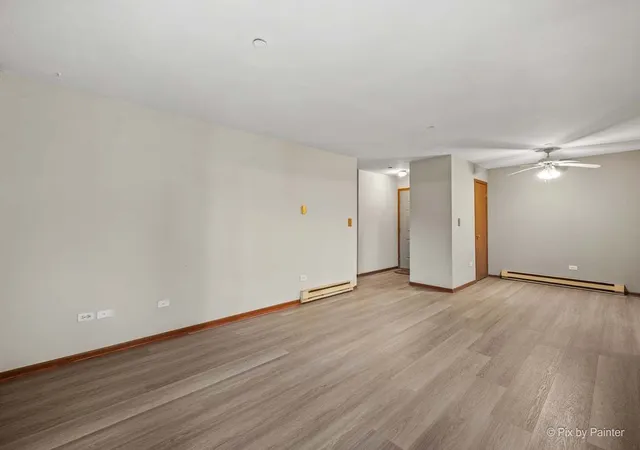 Listing Photo 5 - Condo for sale in building located at 1372 Cunat Ct, Lake In The Hills, IL 60156 - Unit #1D