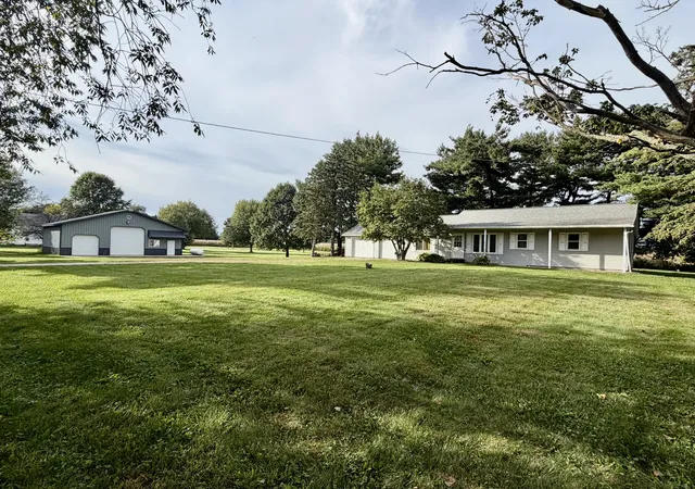 Photo 1 of Single family home for sale at 21408 Lincoln Rd, Sterling, IL 61081 | MLS# 12772529 | Listing updated on 2026-10-06