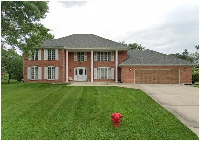 Photo 1 of Single family home for sale at 8112 S Park Ave, Burr Ridge, IL 60527 | MLS# 12772539 | Listing updated on 2026-10-21