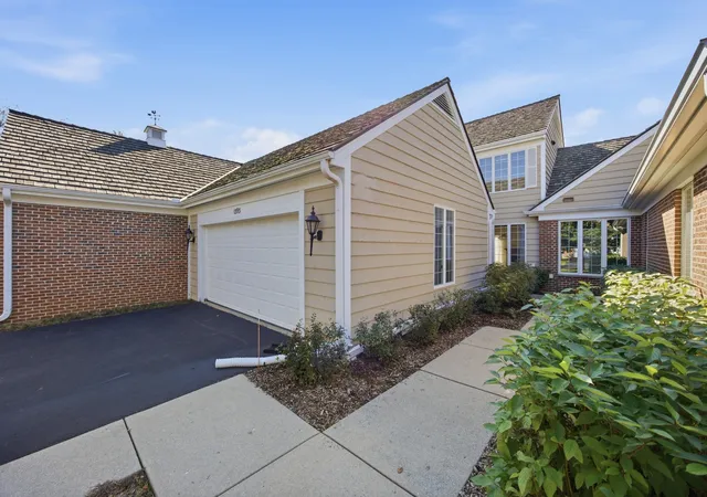 Photo 43 of Townhouse for sale at 1393 Shire Cir #2, Inverness, IL 60067 | MLS# 12772543 | Listing updated on 2026-10-09