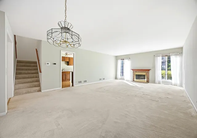 Listing Photo 4 - Condo for sale in building located at 1393 Shire Cir, Inverness, IL 60067 - Unit #2