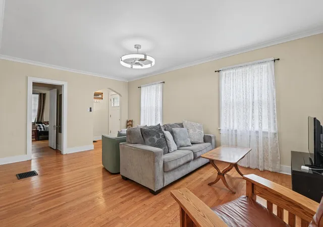 Photo 2 of Single family home for sale at 810 W Vine St, Champaign, IL 61820 | MLS# 12772547 | Listing updated on 2026-10-07