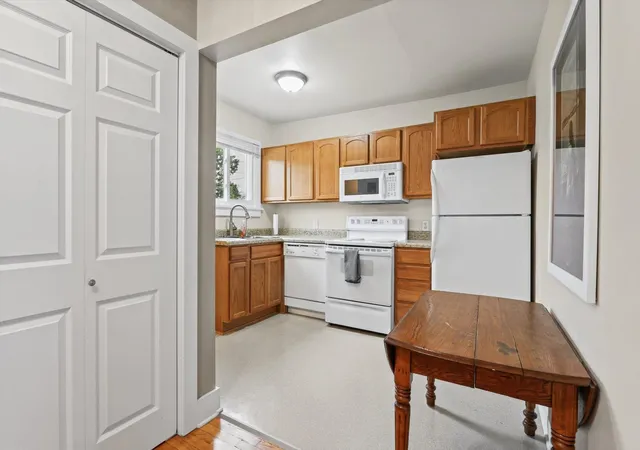 Photo 3 of Single family home for sale at 810 W Vine St, Champaign, IL 61820 | MLS# 12772547 | Listing updated on 2026-10-07