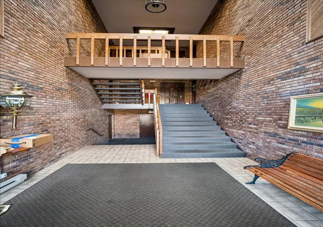 Photo 3 of Condo for sale at 200 Red Top Dr #304, Libertyville, IL 60048 | MLS# 12772552 | Listing updated on 2026-10-16