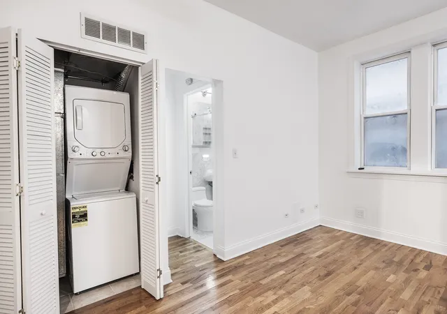 Photo 4 of Condo for sale at 6812 N Wayne Ave #1D, Chicago, IL 60626 | MLS# 12772570 | Listing updated on 2026-10-07
