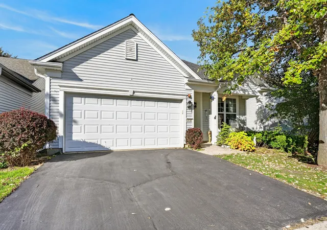 Photo 2 of Single family home for sale at 13732 Pineview Dr, Huntley, IL 60142 | MLS# 12772575 | Listing updated on 2026-10-07