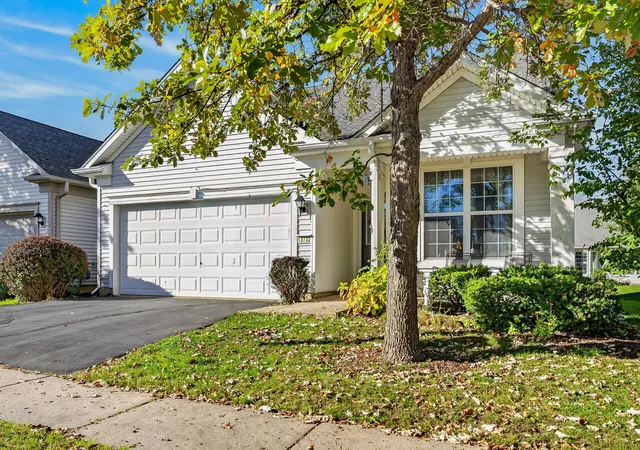 Photo 3 of Single family home for sale at 13732 Pineview Dr, Huntley, IL 60142 | MLS# 12772575 | Listing updated on 2026-10-07
