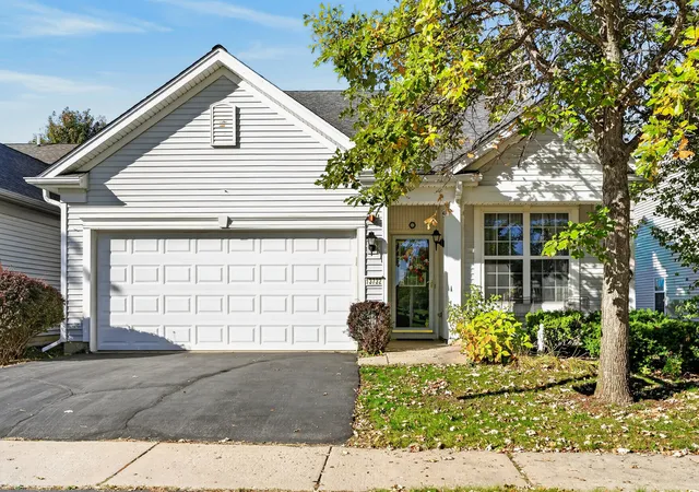 Photo 3 of Single family home for sale at 13732 Pineview Dr, Huntley, IL 60142 | MLS# 12772575 | Listing updated on 2026-10-07