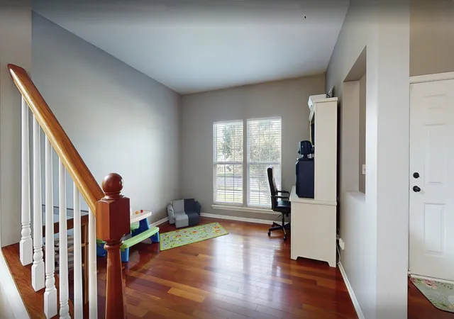 Photo 3 of Single family home for sale at 31601 N Pineview Blvd, Lakemoor, IL 60051 | MLS# 12772584 | Listing updated on 2026-10-02