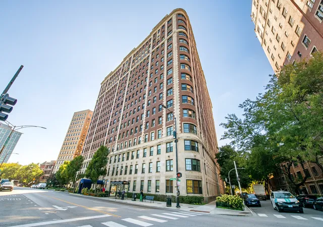 Photo 2 of Condo for sale at 3750 N Lake Shore Dr #6C, Chicago, IL 60613 | MLS# 12772587 | Listing updated on 2026-10-05