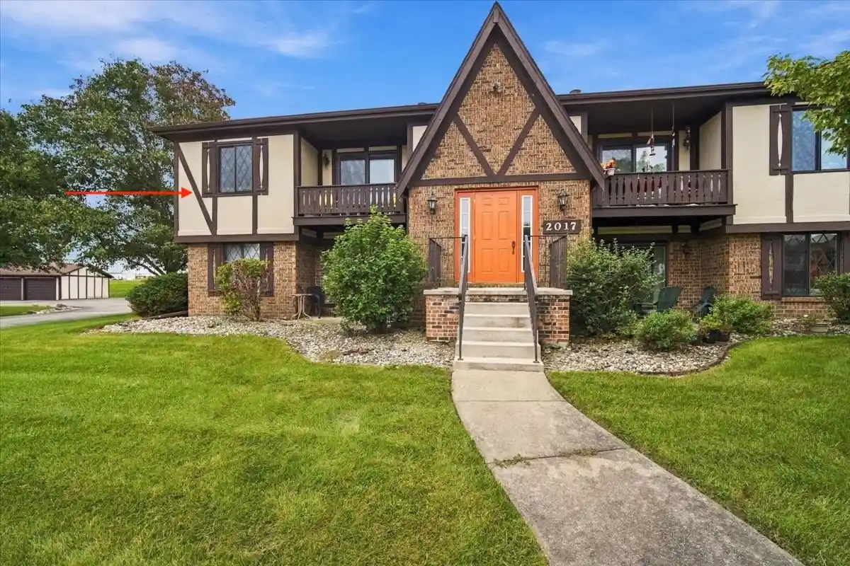 Listing Photo 1 - Condo for sale in 2017 Tracy Dr located at 2017 Tracy Dr, Bloomington, IL 61704 - Unit 2017 Tracy Dr