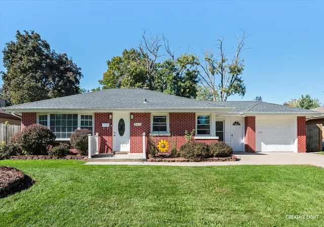 Photo 1 of Single family home for sale at 805 Alann Dr, Joliet, IL 60435 | MLS# 12772600 | Listing updated on 2026-10-08