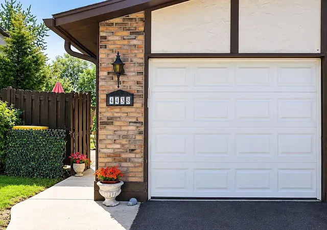 Listing Photo 2 - Condo for sale in building located at 4438 Pepper Dr, Rockford, IL 61114