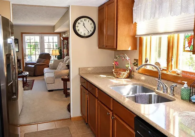 Listing Photo 5 - Condo for sale in building located at 4438 Pepper Dr, Rockford, IL 61114