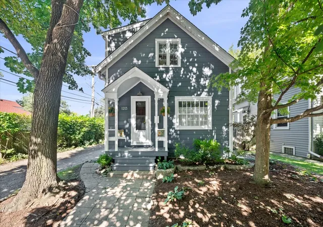 Photo 1 of Single family home for sale at 1213 Oakton St, Evanston, IL 60202 | MLS# 12772616 | Listing updated on 2026-10-05