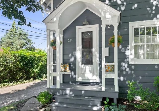 Photo 2 of Single family home for sale at 1213 Oakton St, Evanston, IL 60202 | MLS# 12772616 | Listing updated on 2026-10-05