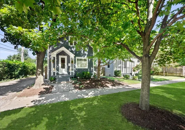 Photo 3 of Single family home for sale at 1213 Oakton St, Evanston, IL 60202 | MLS# 12772616 | Listing updated on 2026-10-05