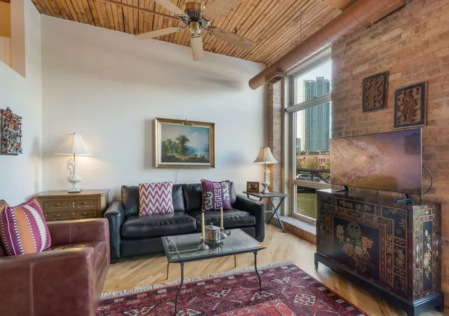 Photo 3 of Condo for sale at 550 N Kingsbury St #205, Chicago, IL 60654 | MLS# 12772635 | Listing updated on 2026-10-28