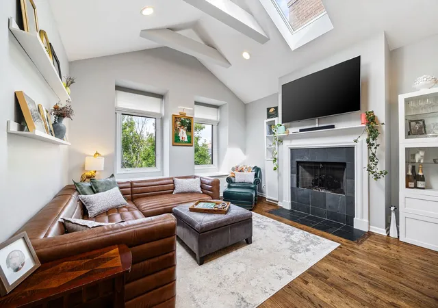 Photo 2 of Condo for sale at 3111 N Seminary Ave #3N, Chicago, IL 60657 | MLS# 12772643 | Listing updated on 2026-10-06