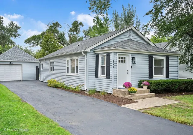 Single family home for sale at 424 N Central Ave, Wood Dale, IL 60191 | MLS# 12772644