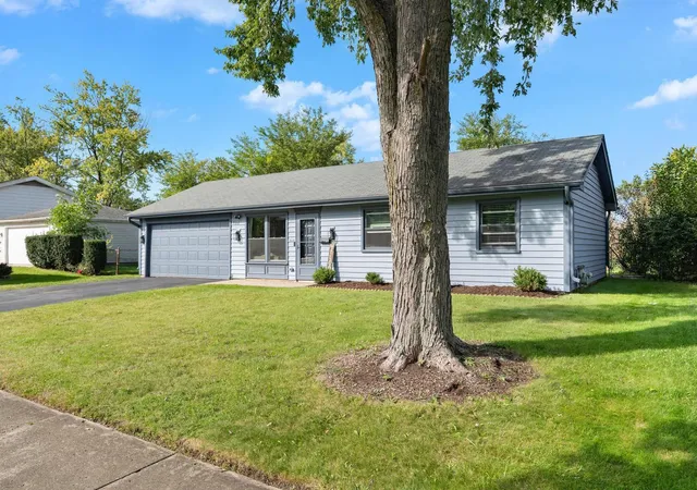 Photo 2 of Single family home for sale at 7018 Plumtree Ln, Hanover Park, IL 60133 | MLS# 12772656 | Listing updated on 2026-10-07