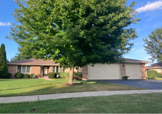 Photo 2 of Single family home for sale at 3705 Wimborne Ave, New Lenox, IL 60451 | MLS# 12772665 | Listing updated on 2026-10-05