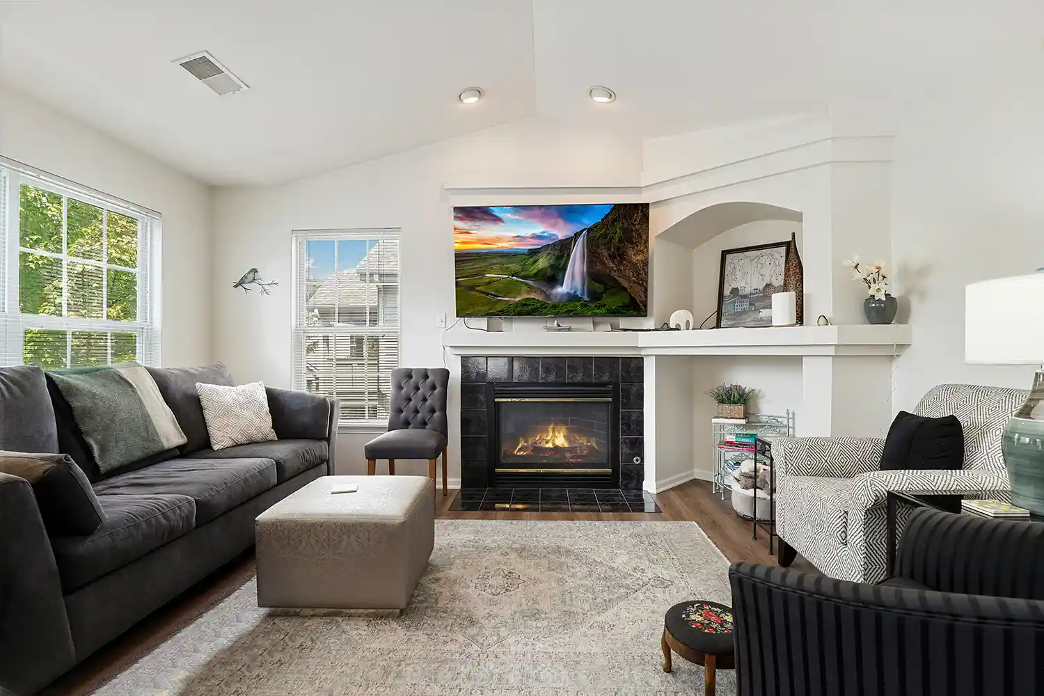 Listing Photo 2 - Condo for sale in 2191 Vanderbilt Dr located at 2191 Vanderbilt Dr, Geneva, IL 60134 - Unit #2191