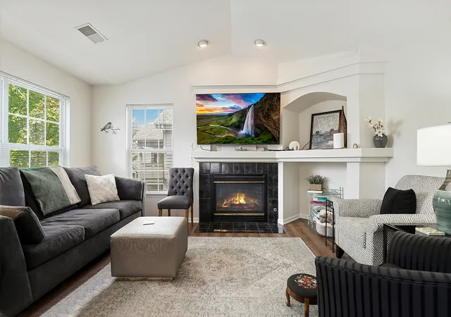 Photo 2 of Condo for sale at 2191 Vanderbilt Dr #2191, Geneva, IL 60134 | MLS# 12772669 | Listing updated on 2026-10-07