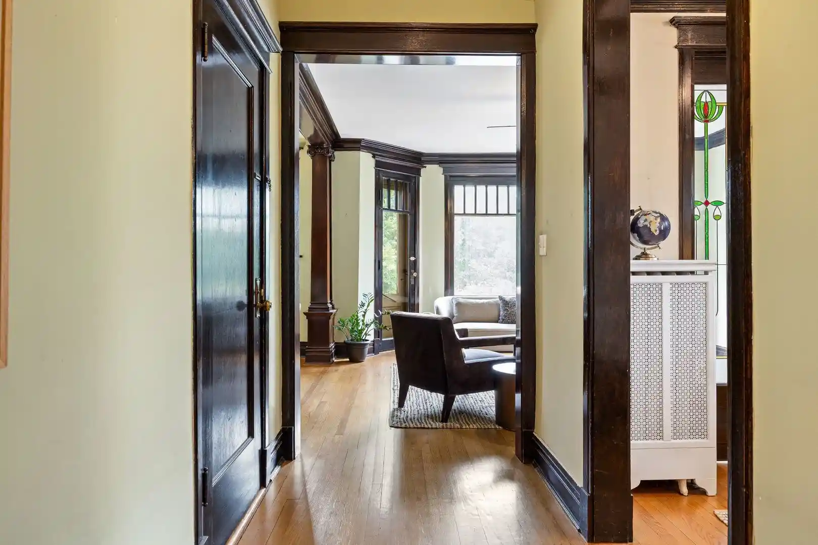 Listing Photo 2 - Condo for sale in 711 Washington Blvd located at 711 Washington Blvd, Oak Park, IL 60302 - Unit #2E