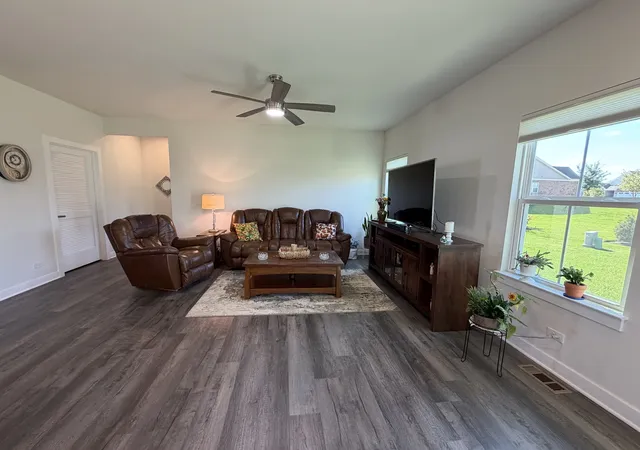 Photo 4 of Single family home for sale at 2092 Traemore Ln, New Lenox, IL 60451 | MLS# 12772676 | Listing updated on 2026-10-08