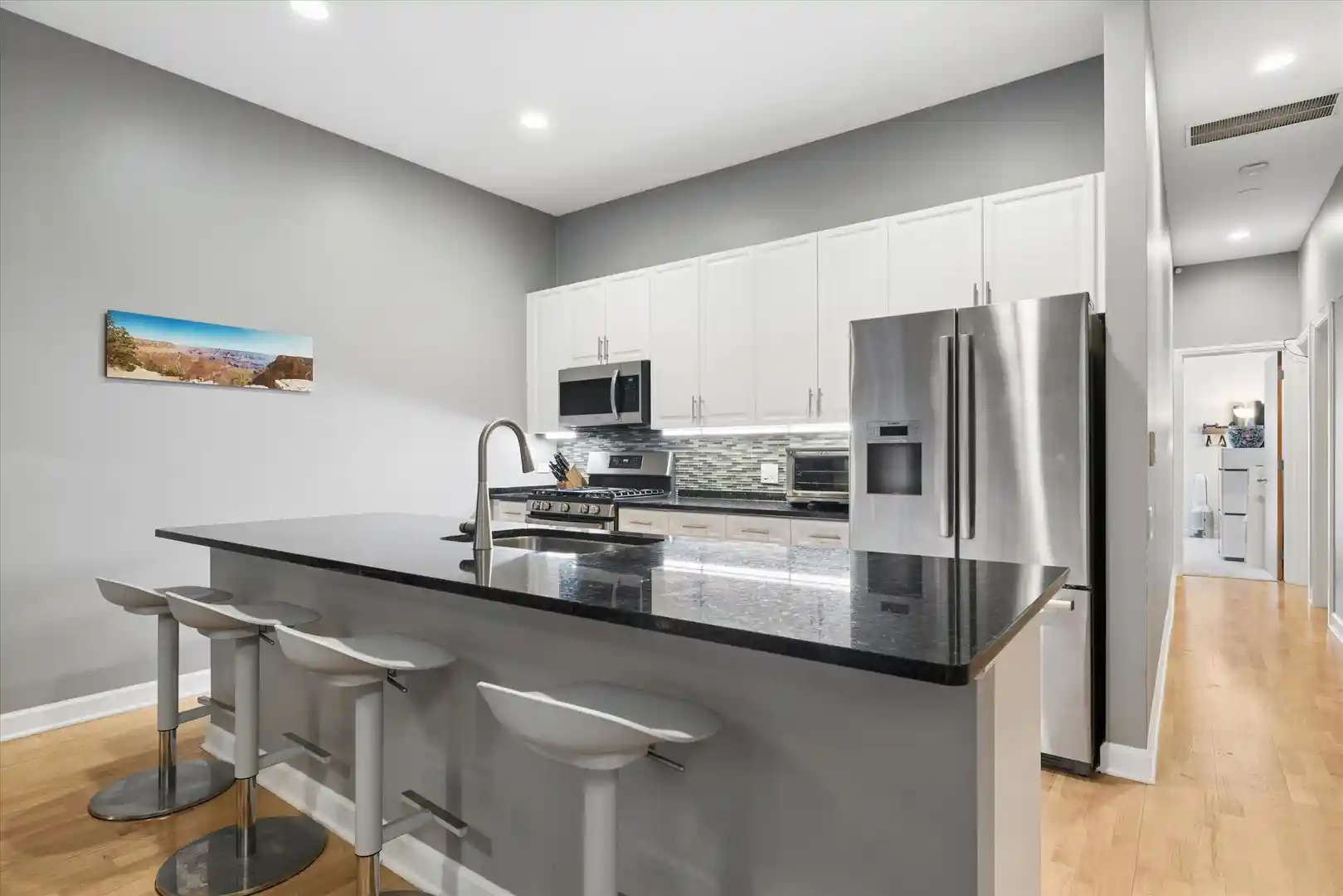 Photo 2 of Condo for sale at 1005 W Buena Ave #2E, Chicago, IL 60613 | MLS# 12772678 | Listing updated on 2026-10-27