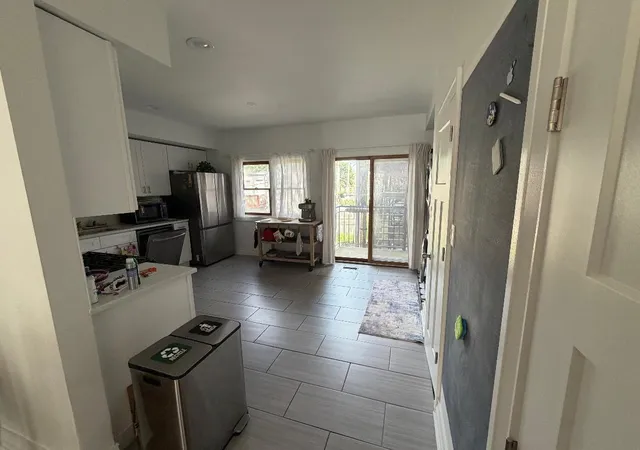 Photo 4 of Townhouse for sale at 933 S Oakley Blvd, Chicago, IL 60612 | MLS# 12772681 | Listing updated on 2026-10-05