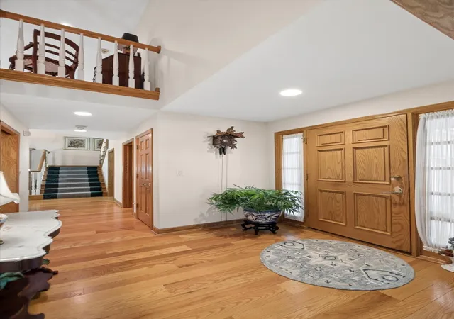 Photo 3 of Townhouse for sale at 24 Tartan Lakes Ct, Westmont, IL 60559 | MLS# 12772695 | Listing updated on 2026-10-07