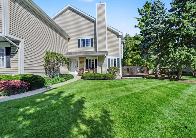 Listing Photo 1 - Condo for sale in building located at 631 Silver Creek Rd, Woodstock, IL 60098