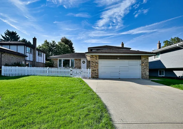 Photo 1 of Single family home for sale at 542 W Armitage Ave, Elmhurst, IL 60126 | MLS# 12772710 | Listing updated on 2026-10-06
