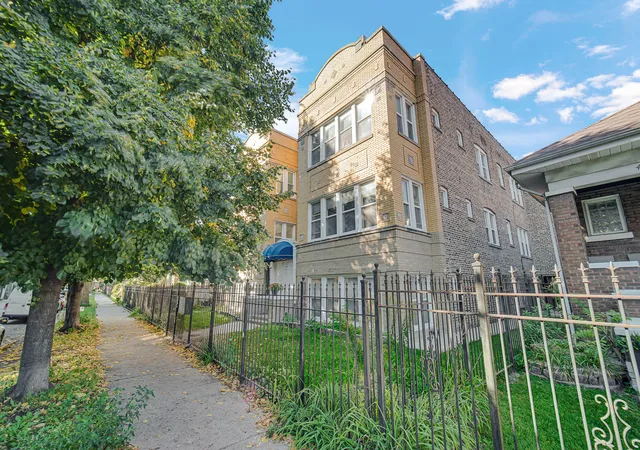 Photo 2 of Condo for sale at 4112 W George St #2W, Chicago, IL 60641 | MLS# 12772713 | Listing updated on 2026-10-08
