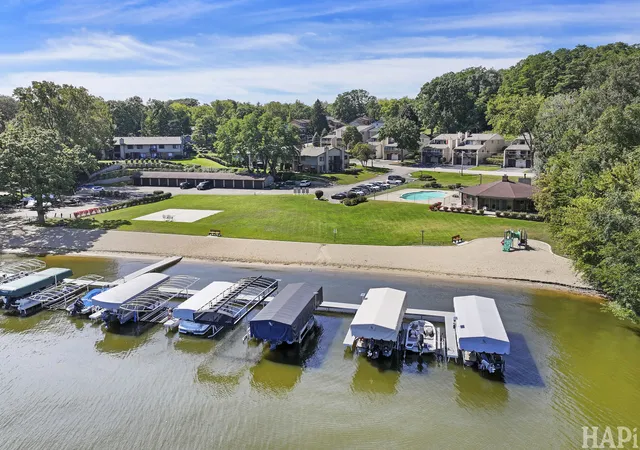Listing Photo 2 - Condo for sale in building located at 85 Mineola Rd, Fox Lake, IL 60020