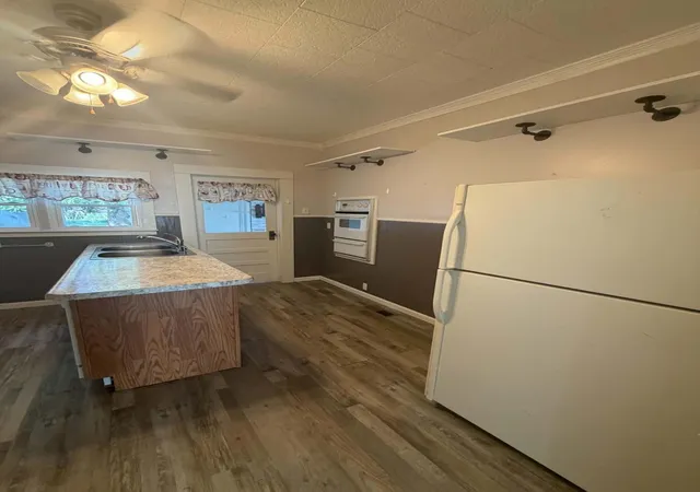 Photo 4 of Single family home for sale at 405 S State St, Christopher, IL 62822 | MLS# 12772739 | Listing updated on 2026-10-05
