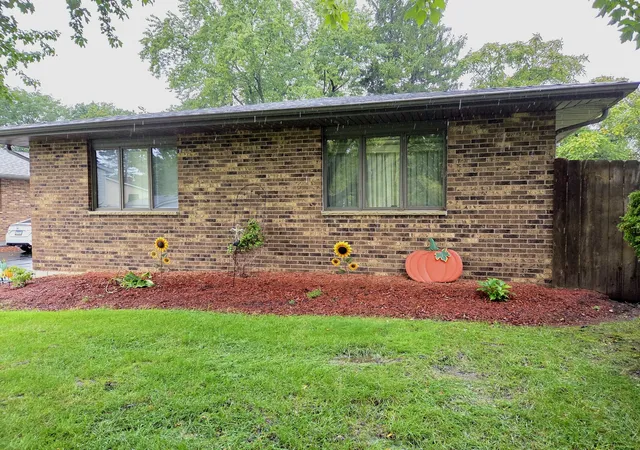 Photo 3 of Multi family home for sale at 740 Tara Dr, Woodstock, IL 60098 | MLS# 12772741 | Listing updated on 2026-10-05