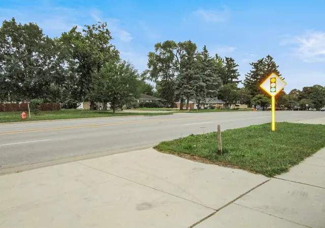Photo 3 of Single family home for sale at 2659 Hobson Rd, Downers Grove, IL 60516 | MLS# 12772746 | Listing updated on 2026-10-05