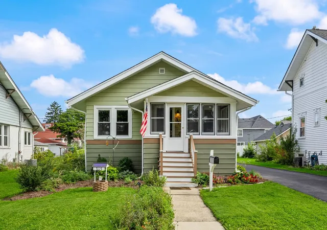 Photo 1 of Single family home for sale at 315 S Myrtle Ave, Villa Park, IL 60181 | MLS# 12772750 | Listing updated on 2026-10-05