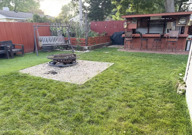 Photo 2 of Single family home for sale at 25 Meadowlark Ln, Carpentersville, IL 60110 | MLS# 12772761 | Listing updated on 2026-10-08