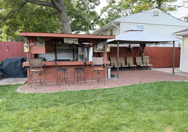 Photo 3 of Single family home for sale at 25 Meadowlark Ln, Carpentersville, IL 60110 | MLS# 12772761 | Listing updated on 2026-10-08