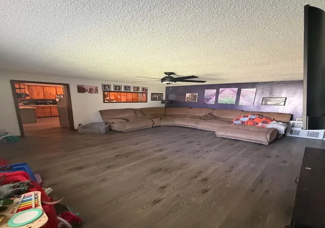 Photo 2 of Single family home for sale at 401 N Mary St, Sesser, IL 62884 | MLS# 12772774 | Listing updated on 2026-10-05