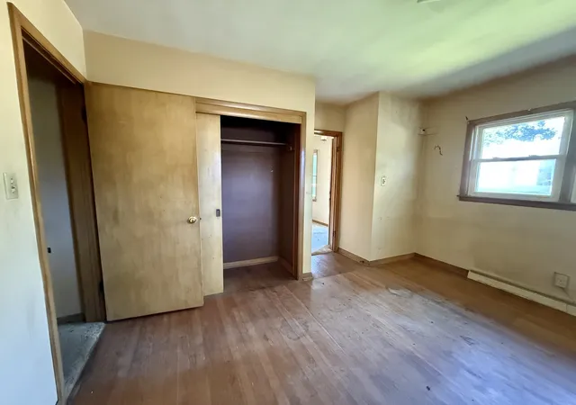 Photo 3 of Single family home for sale at 5340 7th Avenue, Moline, IL 61265 | MLS# 12772797 | Listing updated on 2026-10-10