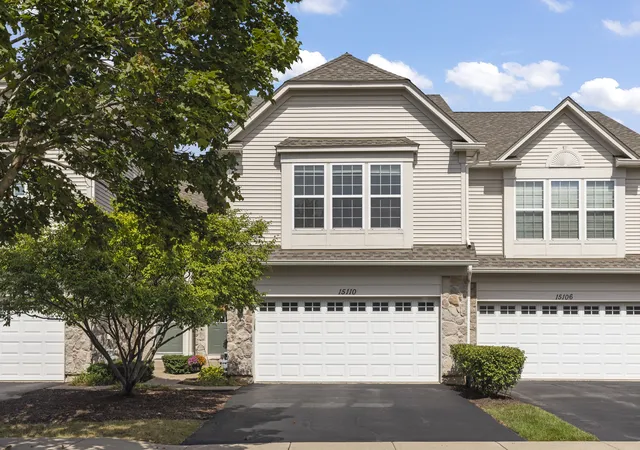 Townhouse for sale at 15110 W Laurel Ln, Lockport, IL 60441 | MLS# 12772805