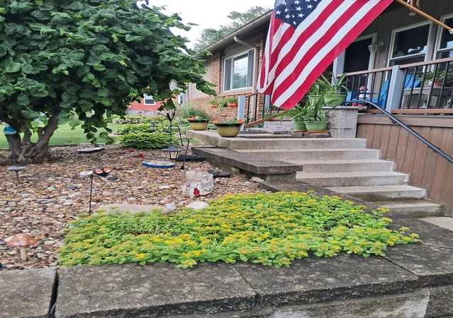 Photo 1 of Single family home for sale at 602 W Bissell St, Bloomington, IL 61701 | MLS# 12772810 | Listing updated on 2026-10-20